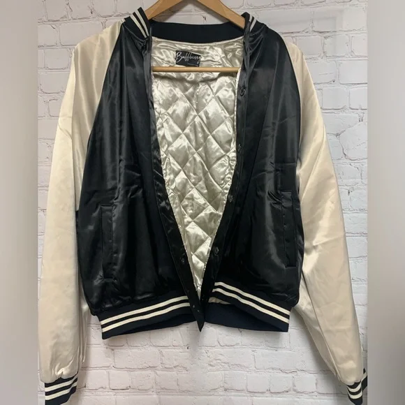 BuffBunny Club Embroidered Satin Quilted Jacket Size XL - Picture 4 of 5